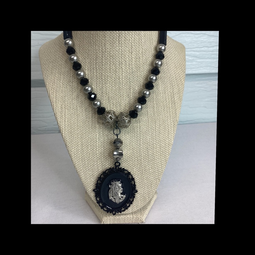 Black Egyptian queen necklace